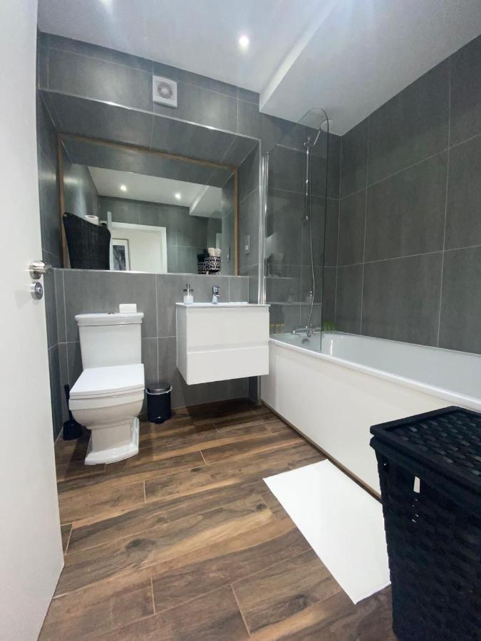 Central London, Jaccuzzi,Newbuild, 2 Bedrooms Two Baths Bagian luar foto